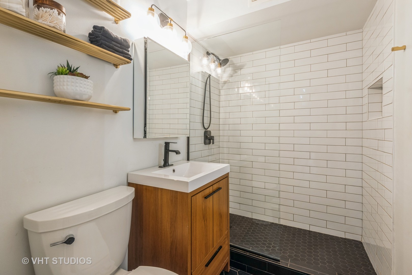 5854 N Kenmore Avenue Unit: 2B