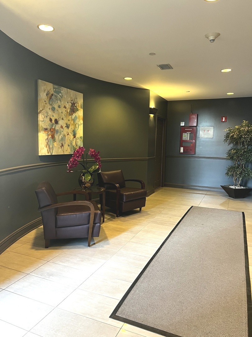 1700 Riverwoods Drive Unit: 406
