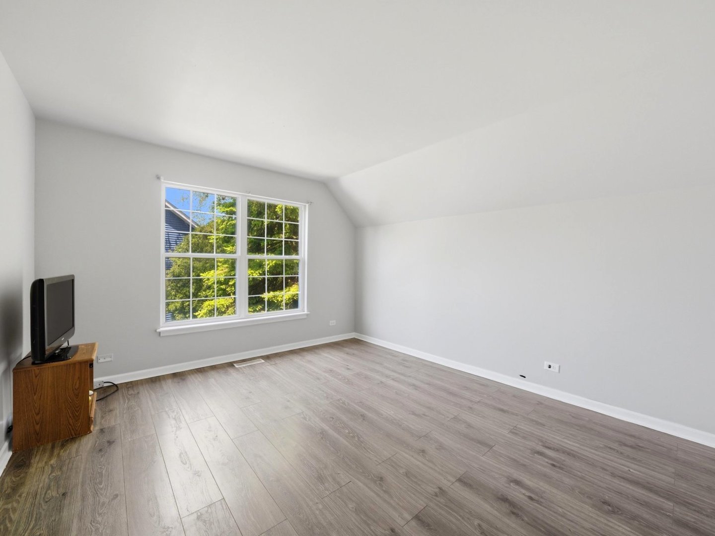 225 Parkside Lane
