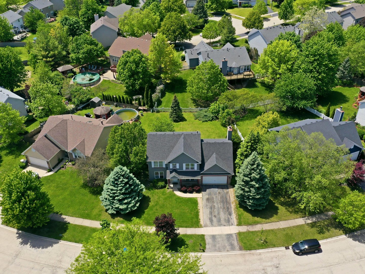 225 Parkside Lane