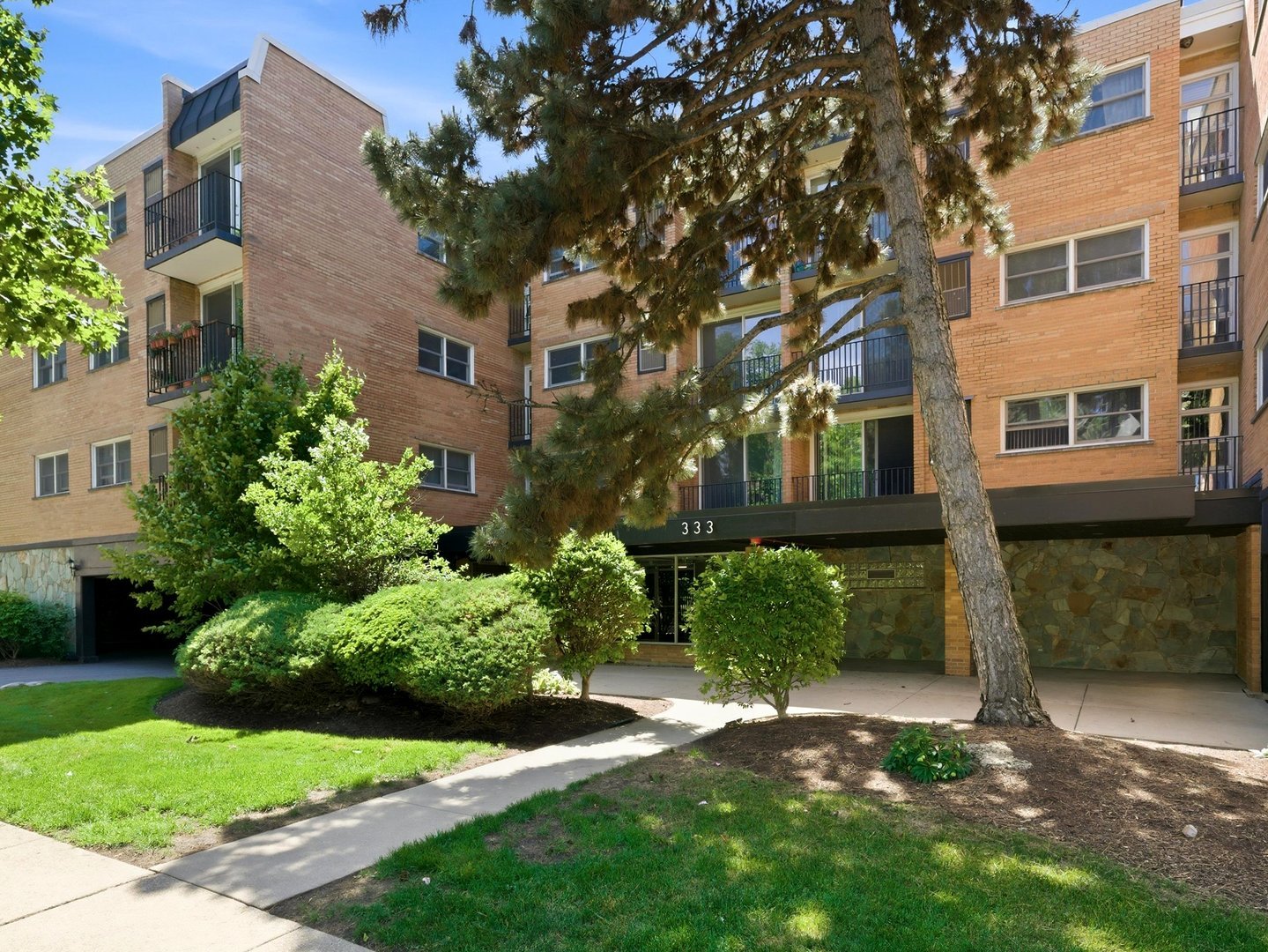 333 S EAST Avenue Unit: 306