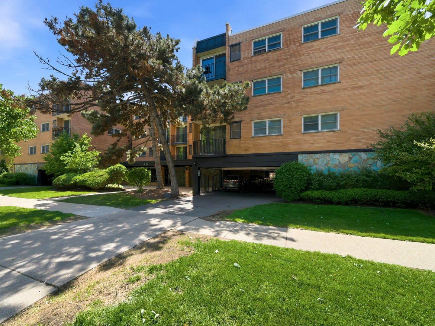 333 S EAST Avenue Unit: 306