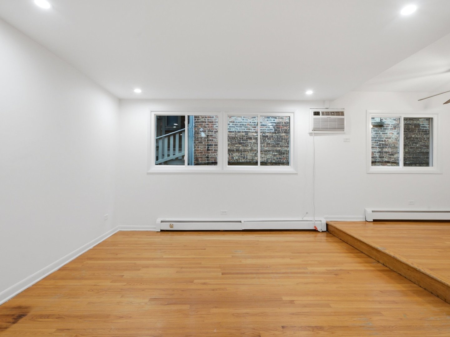 714 N Austin Boulevard Unit: 202