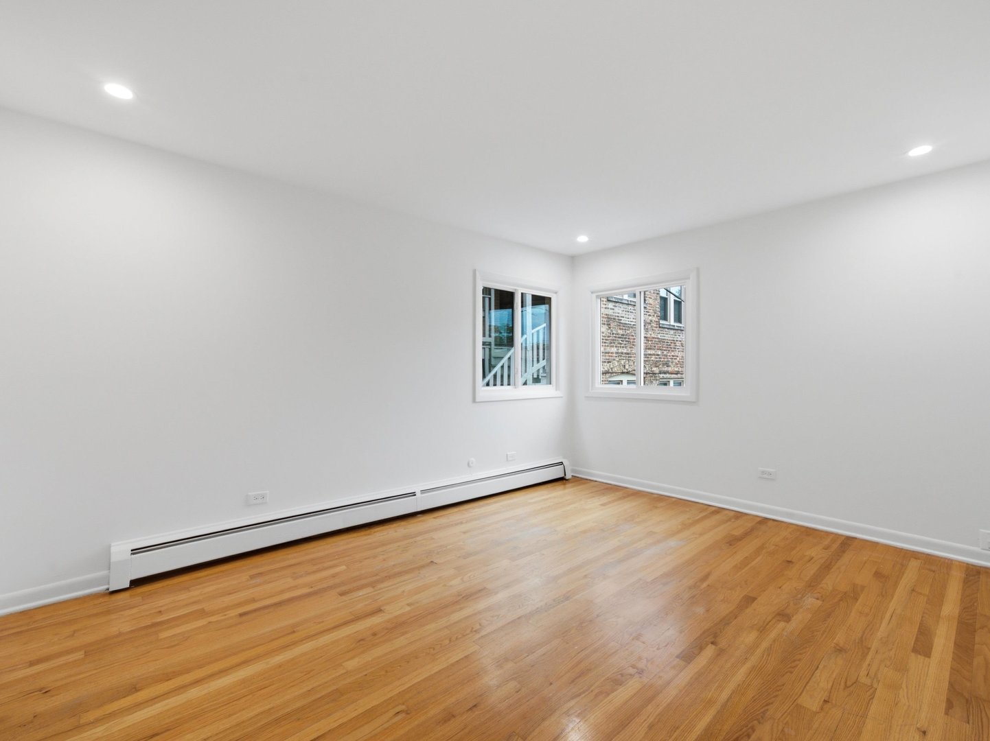 714 N Austin Boulevard Unit: 202