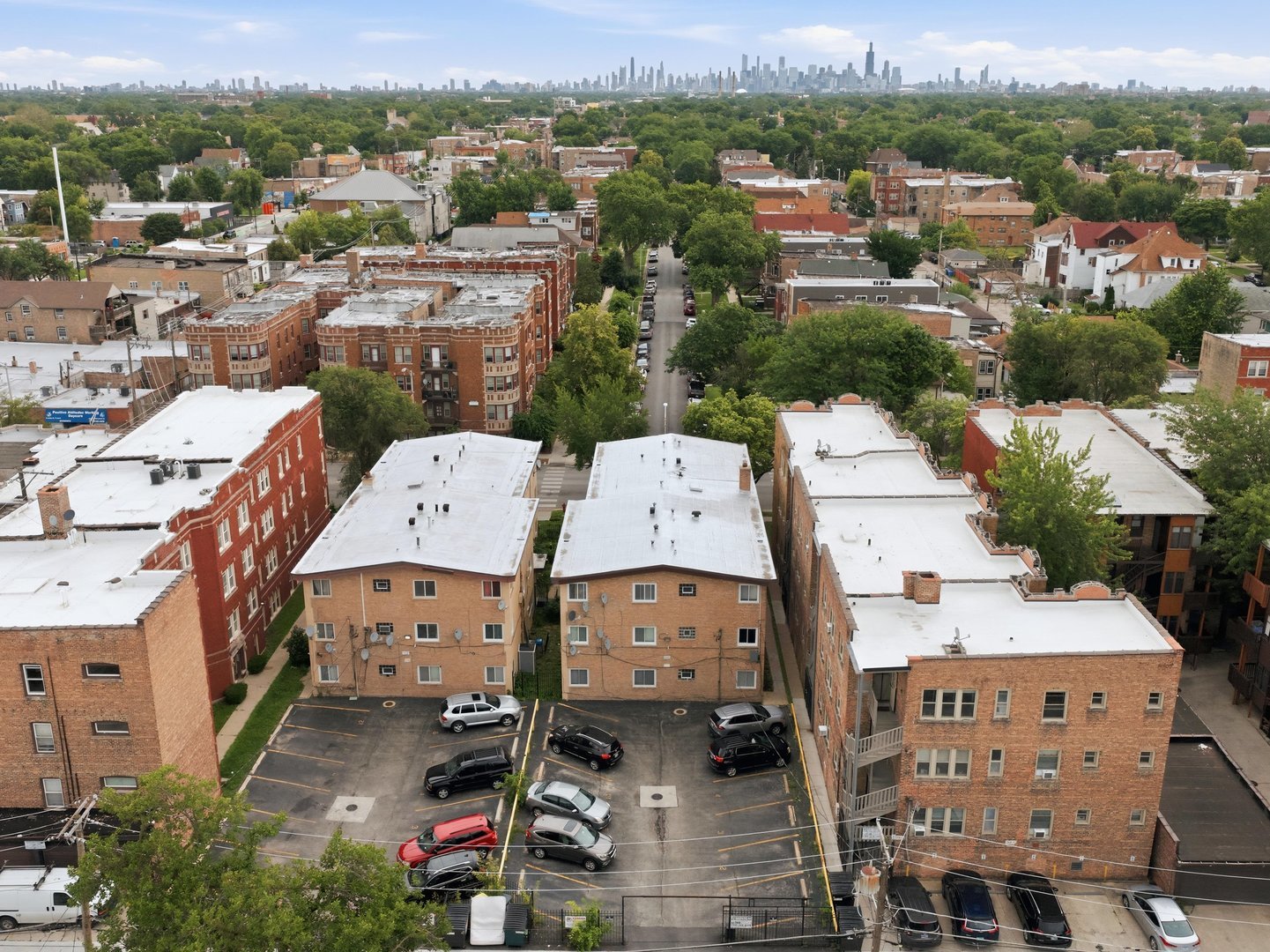 714 N Austin Boulevard Unit: 202