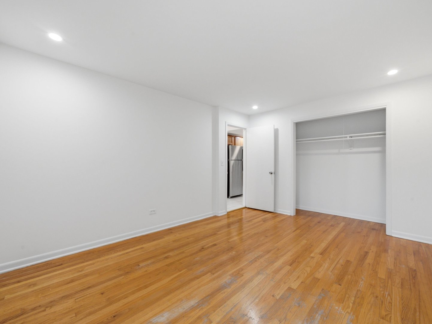 714 N Austin Boulevard Unit: 202