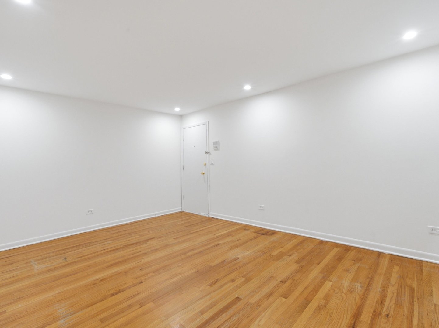 714 N Austin Boulevard Unit: 202