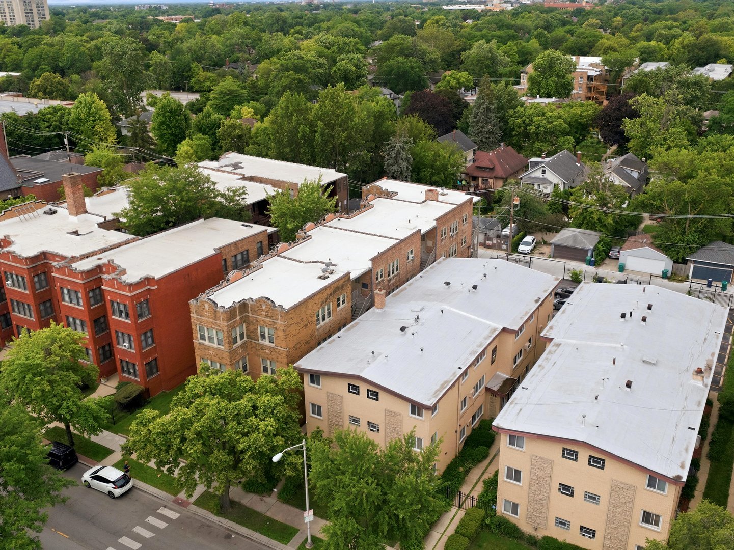 714 N Austin Boulevard Unit: 202