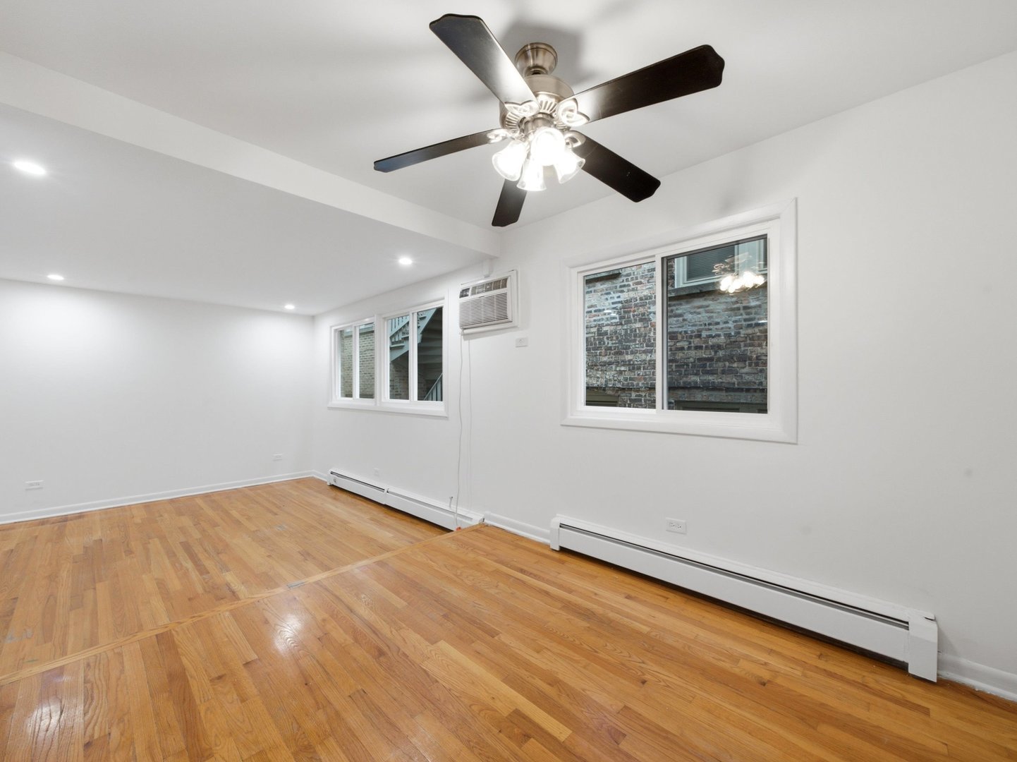 714 N Austin Boulevard Unit: 202