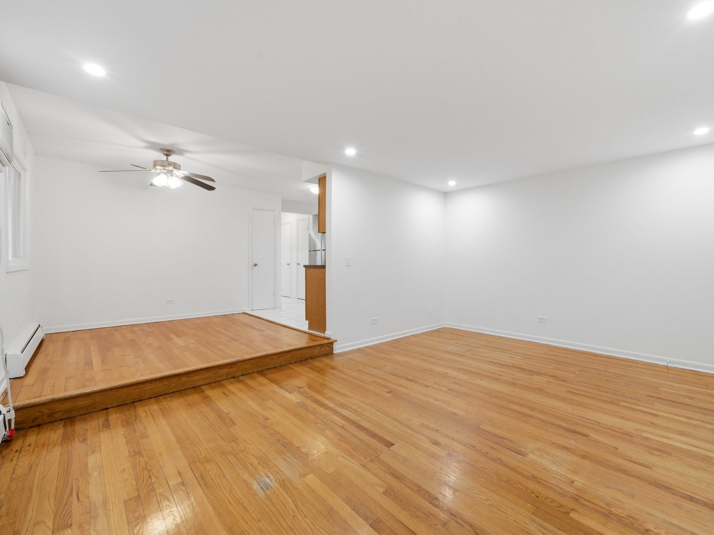 714 N Austin Boulevard Unit: 202