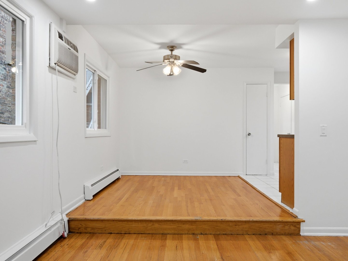 714 N Austin Boulevard Unit: 202