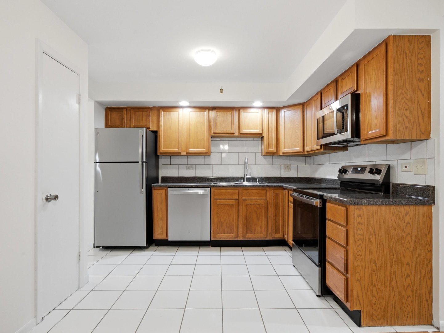 714 N Austin Boulevard Unit: 202