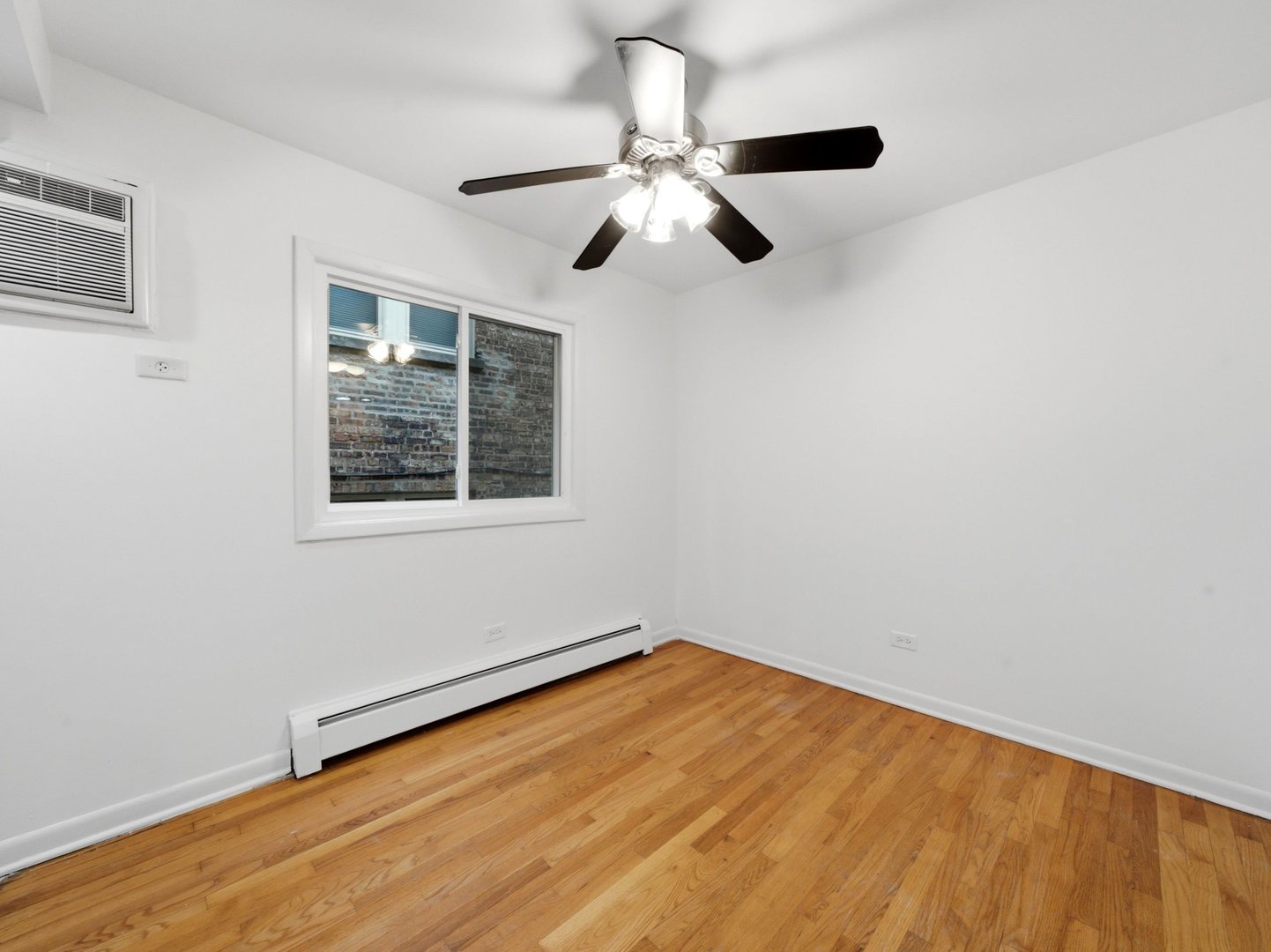 714 N Austin Boulevard Unit: 202