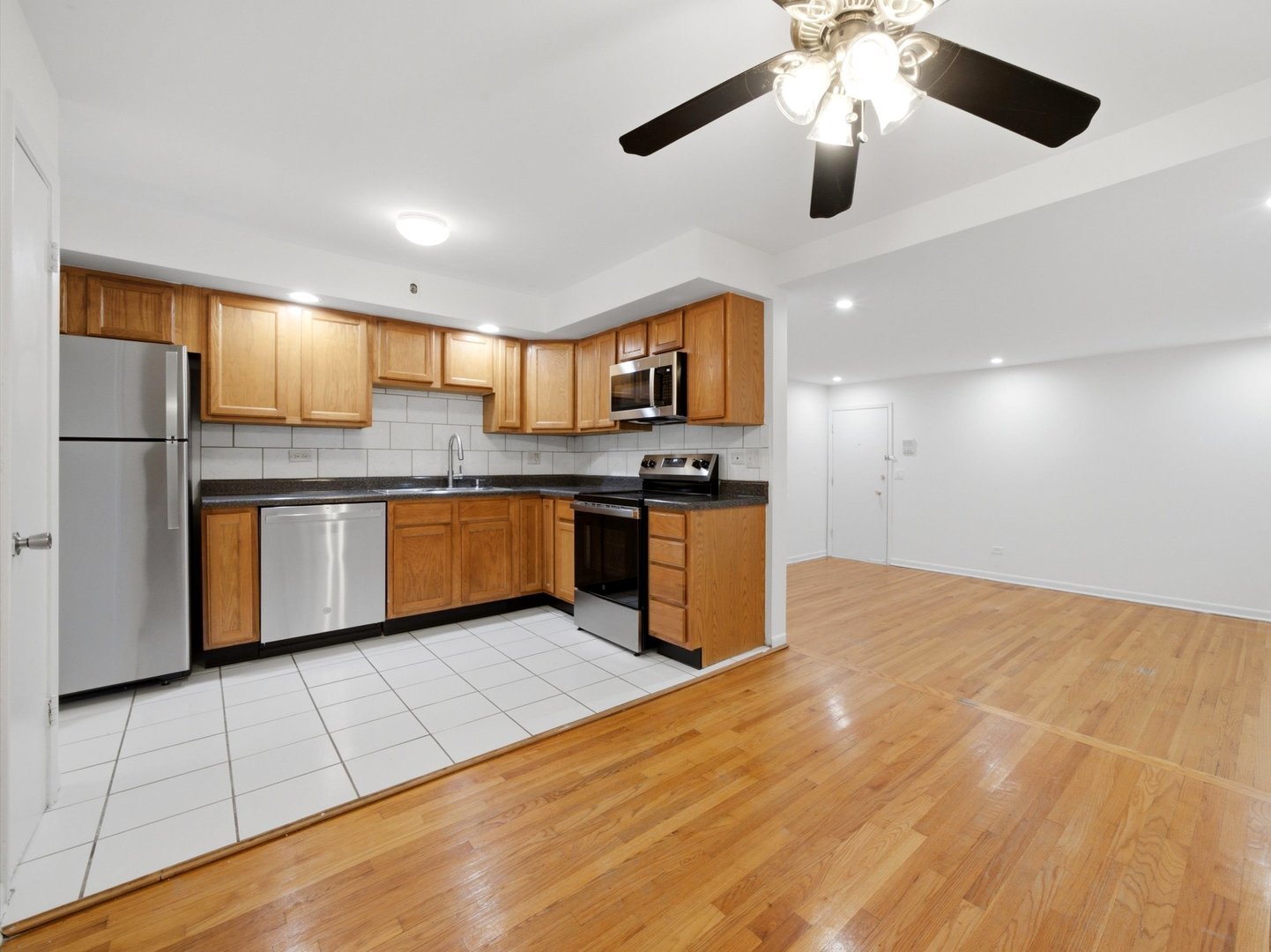714 N Austin Boulevard Unit: 202