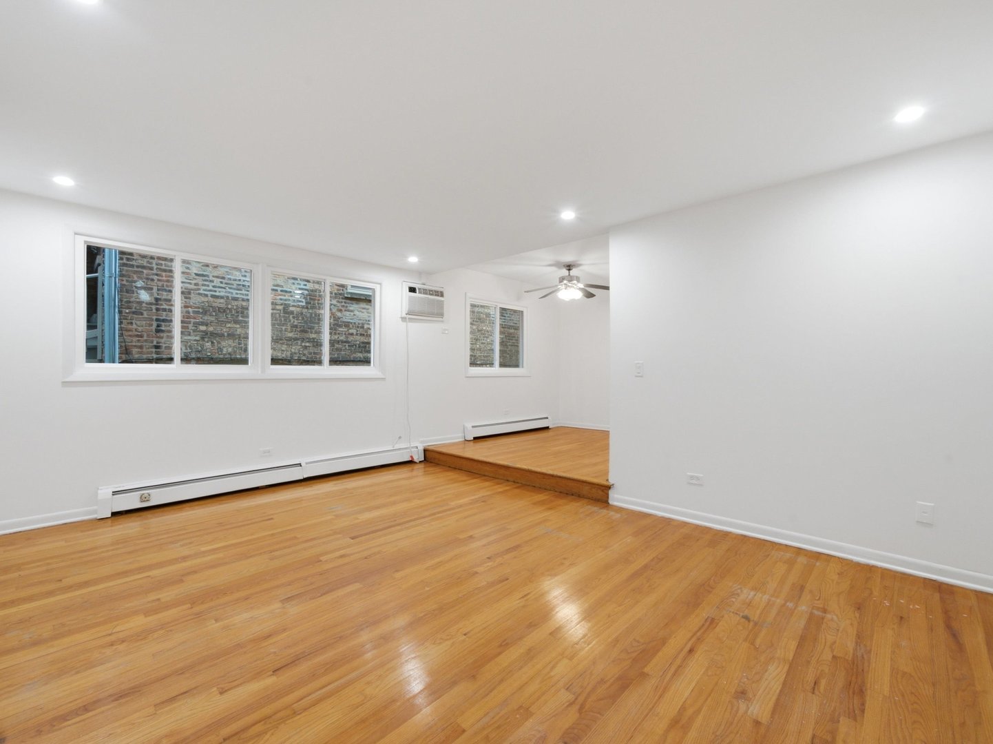 714 N Austin Boulevard Unit: 202