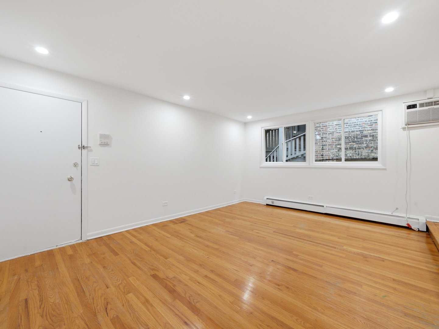 714 N Austin Boulevard Unit: 202