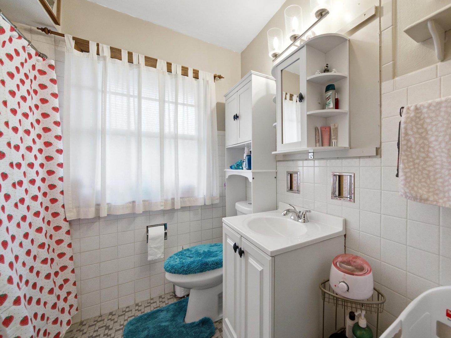 1421 Balmoral Avenue Unit: 2S