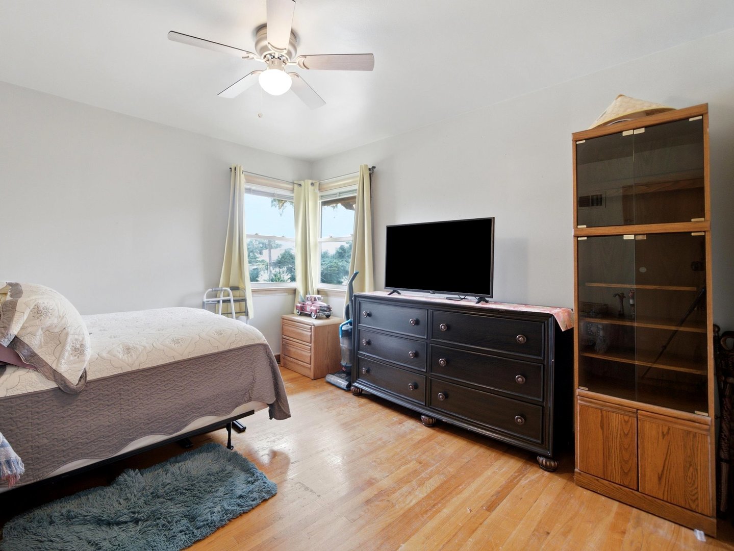 1421 Balmoral Avenue Unit: 2S