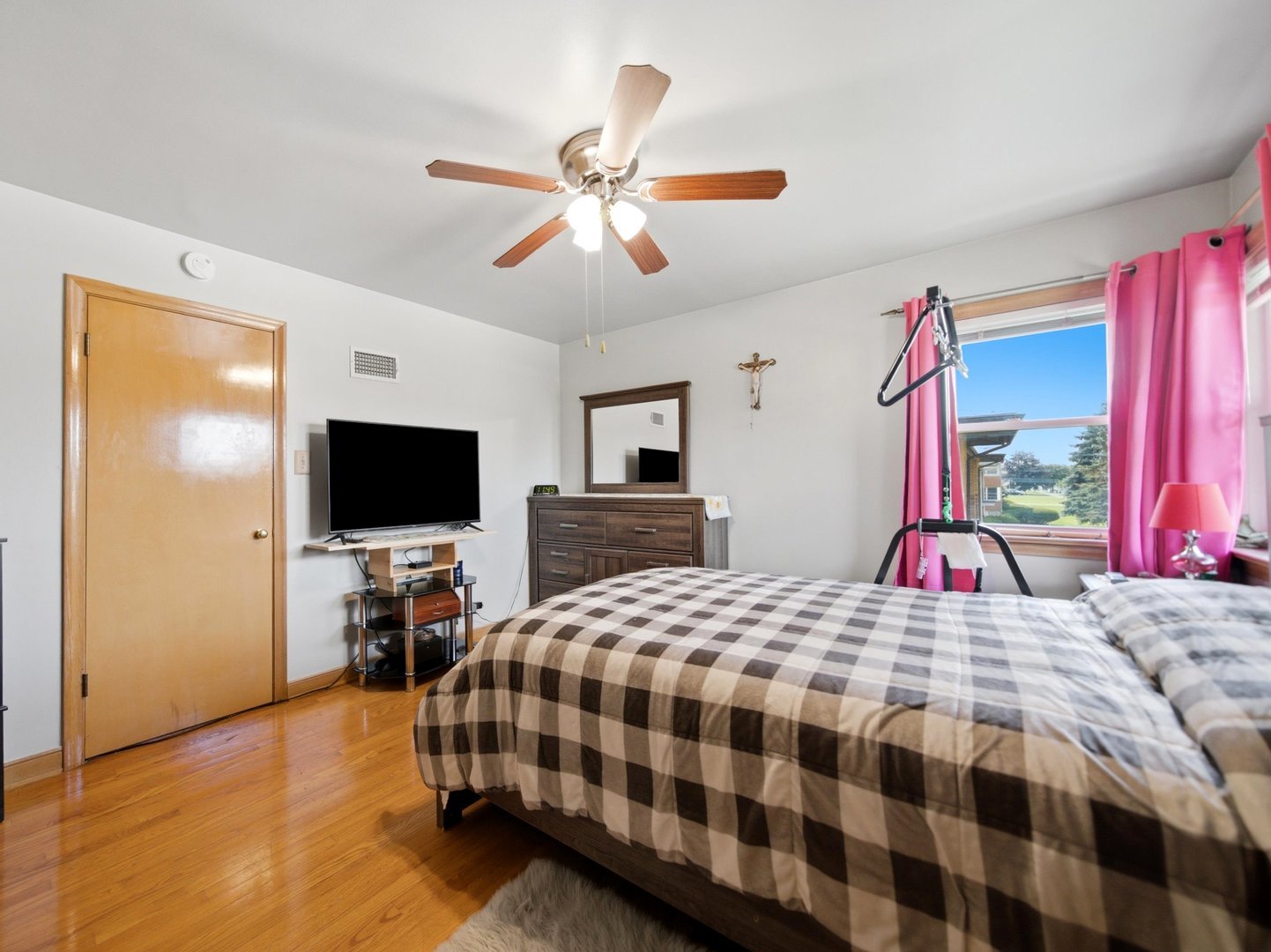 1421 Balmoral Avenue Unit: 2S