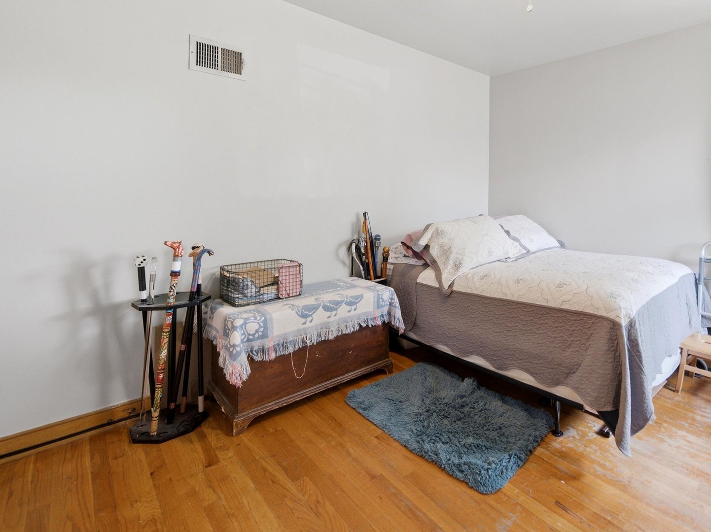 1421 Balmoral Avenue Unit: 2S
