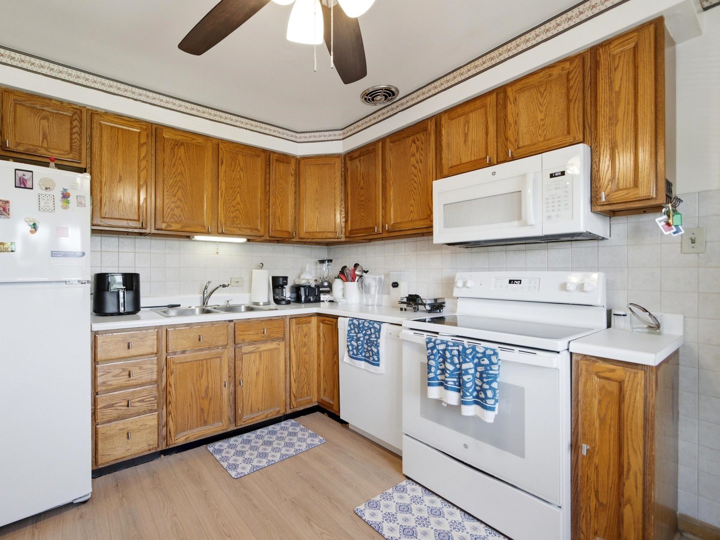 1421 Balmoral Avenue Unit: 2S