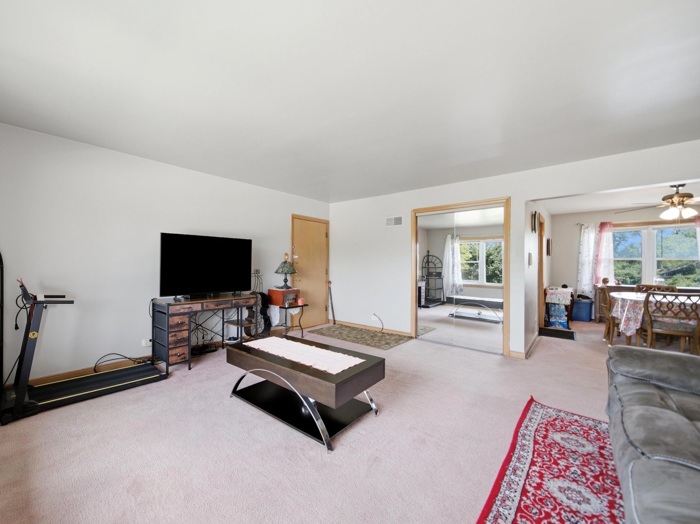 1421 Balmoral Avenue Unit: 2S