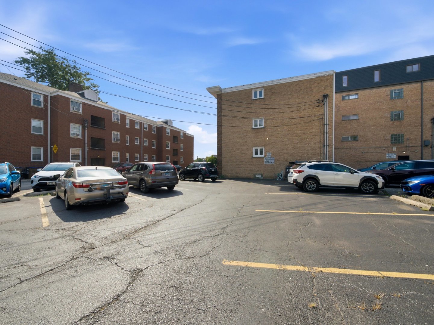 7318 Lake Street Unit: 4