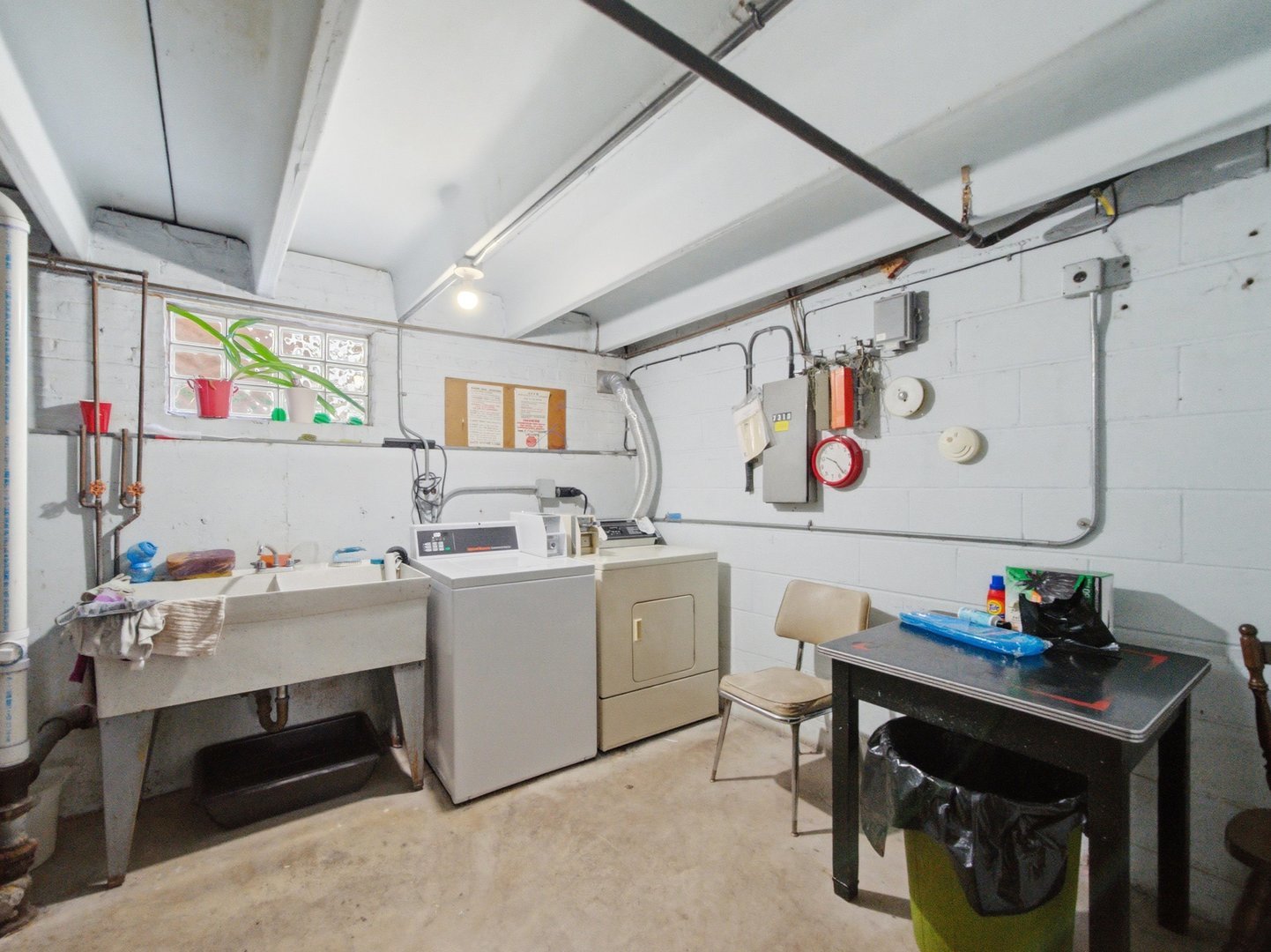 7318 Lake Street Unit: 4