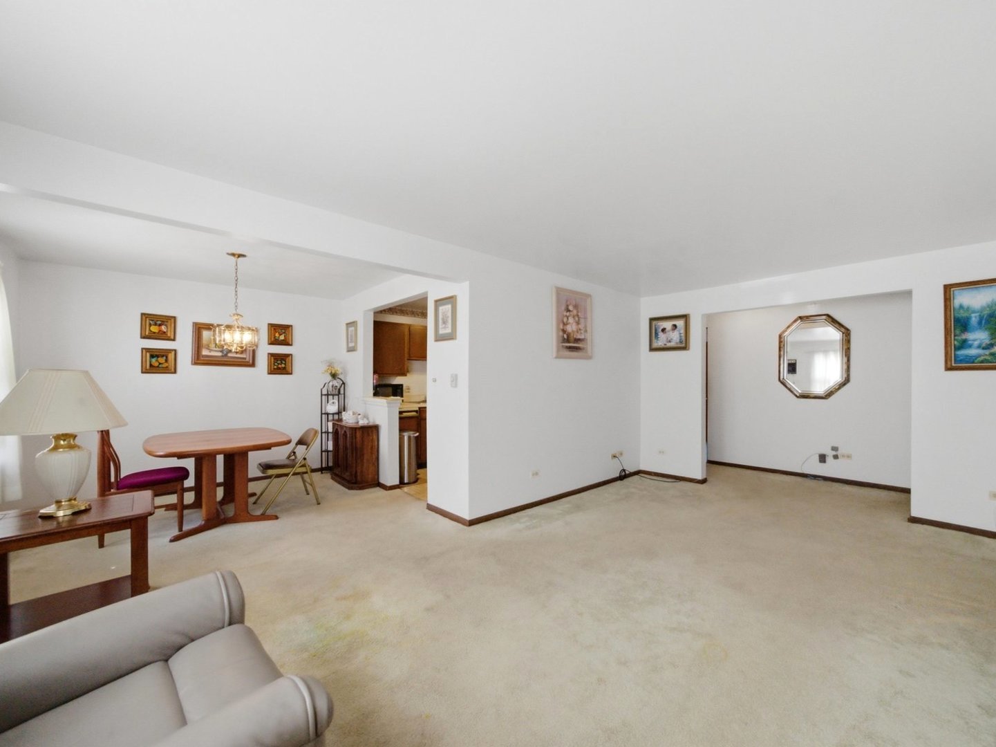 7318 Lake Street Unit: 4