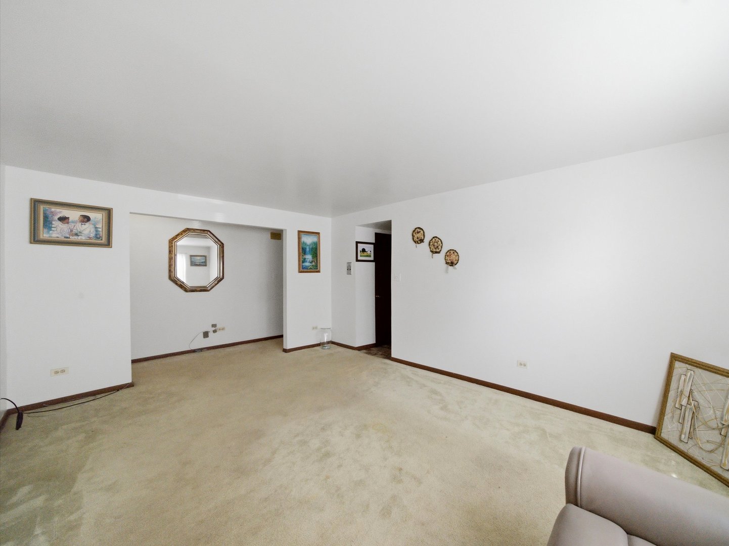7318 Lake Street Unit: 4