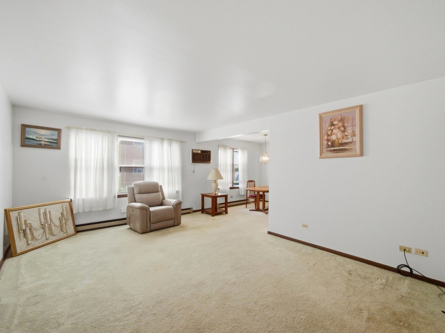 7318 Lake Street Unit: 4