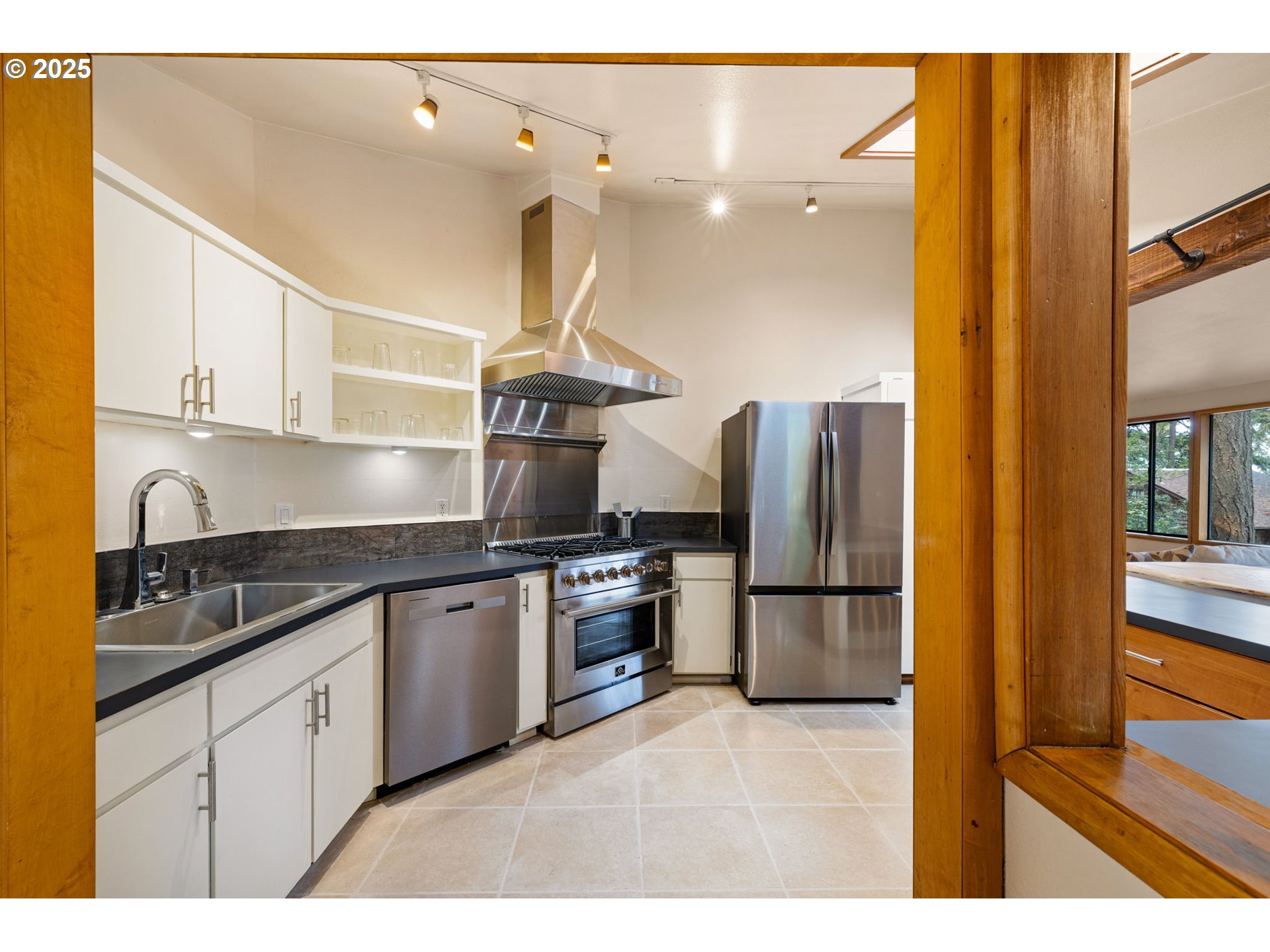 1175 FIR LN