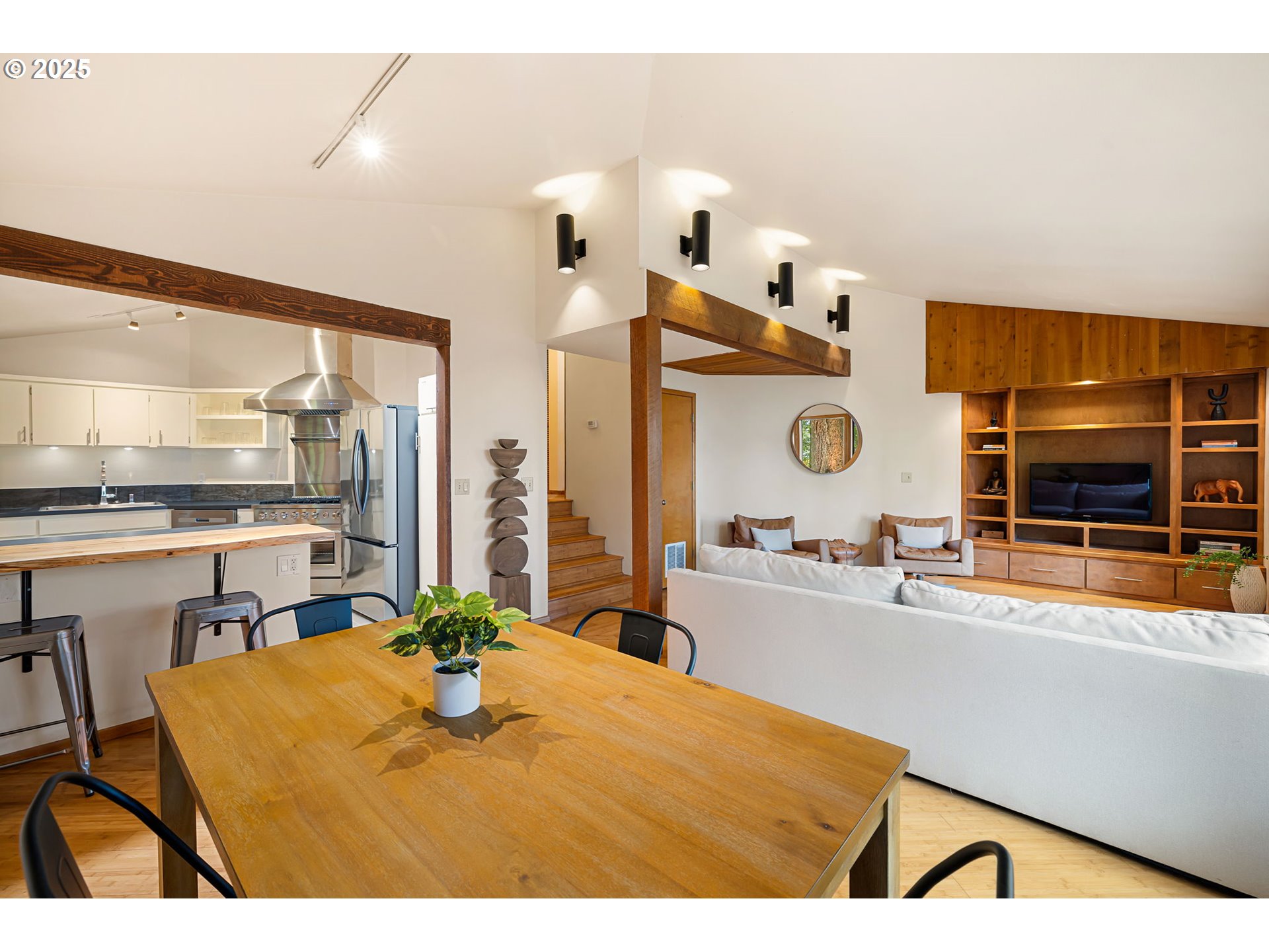 1175 FIR LN