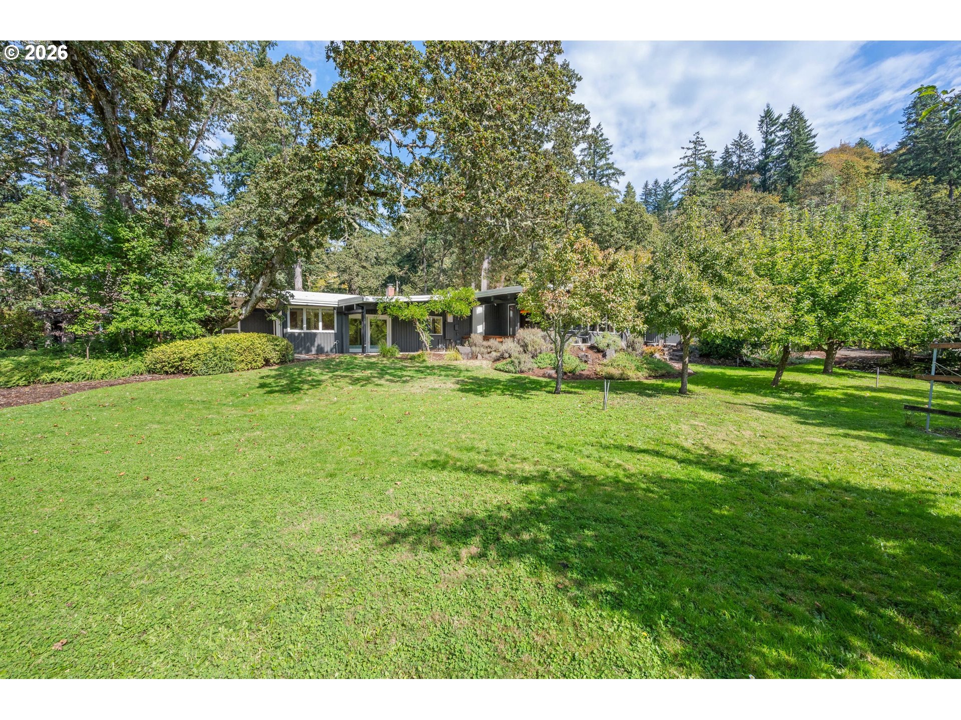 2606 SPRING BLVD