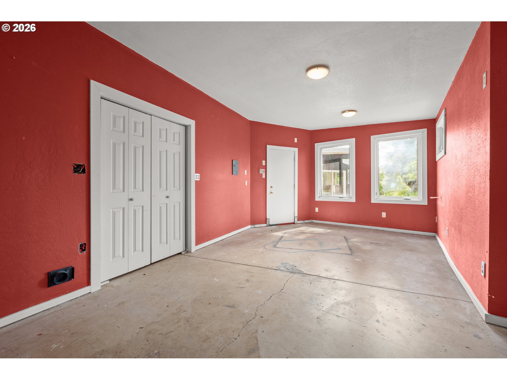 2606 SPRING BLVD