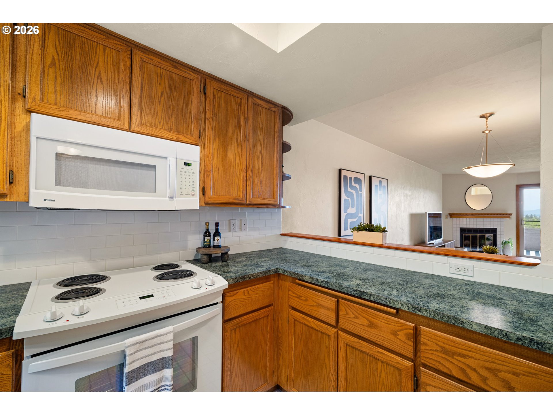 79 ROCKRIDGE DR