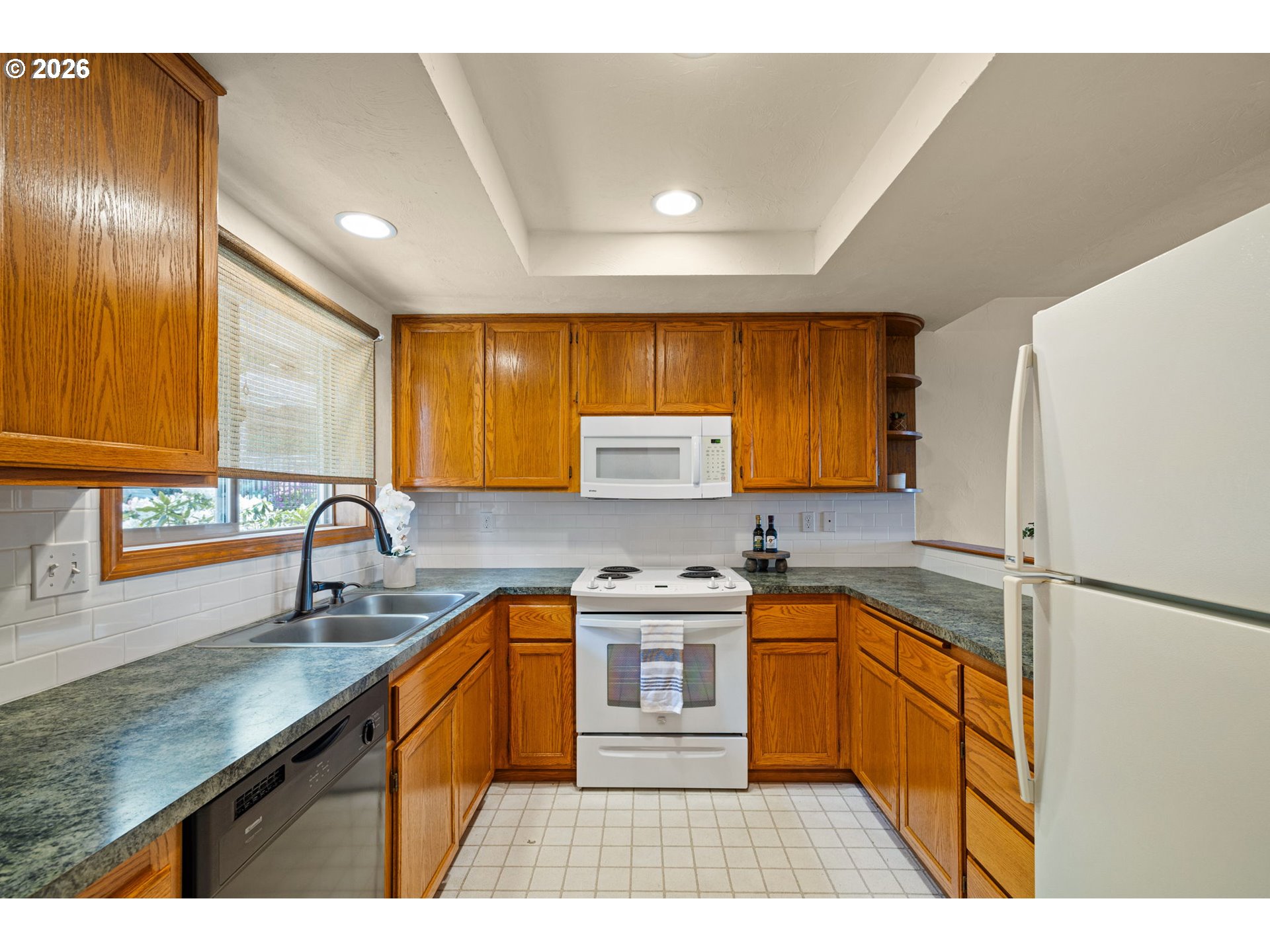 79 ROCKRIDGE DR