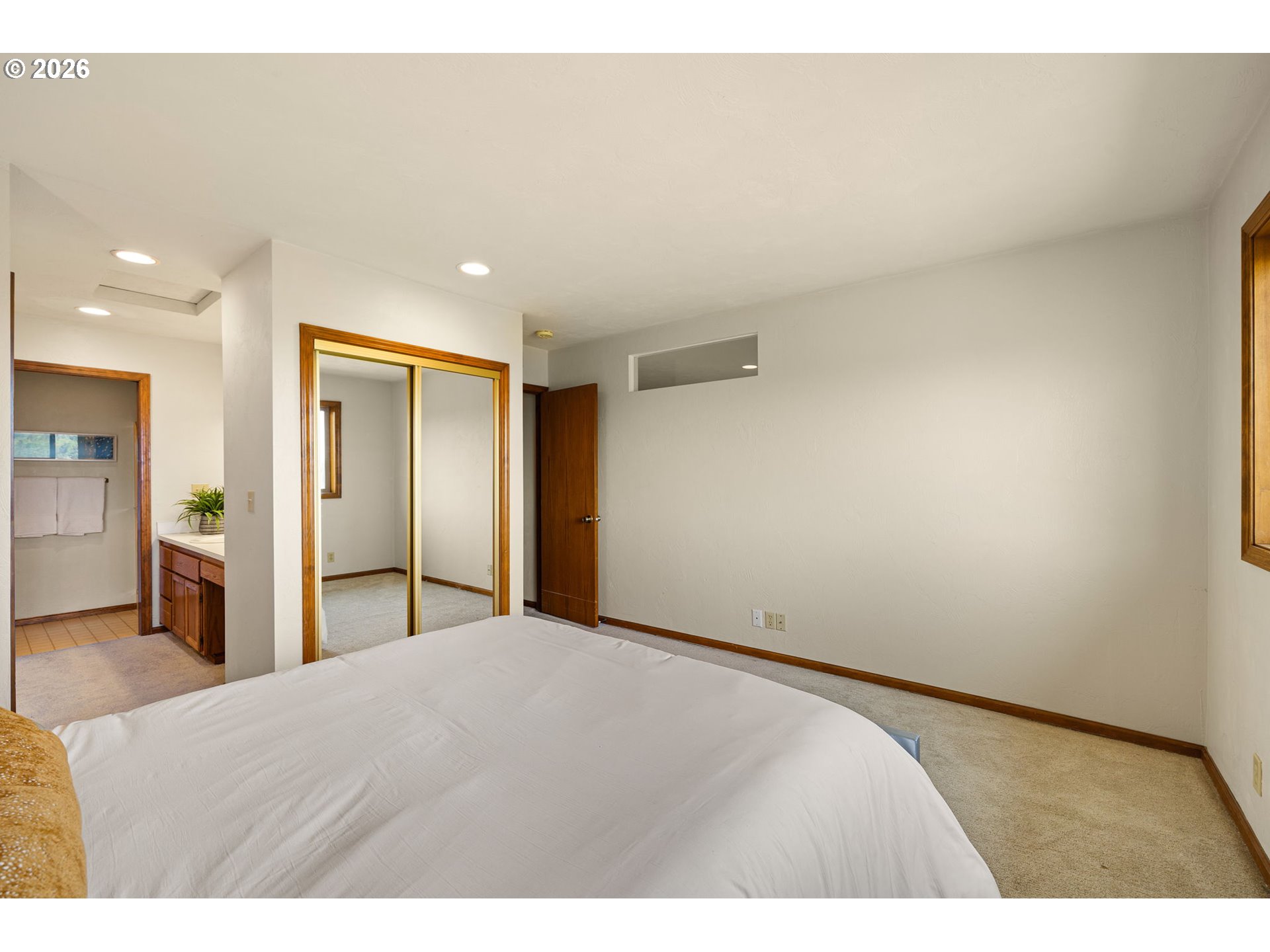 79 ROCKRIDGE DR