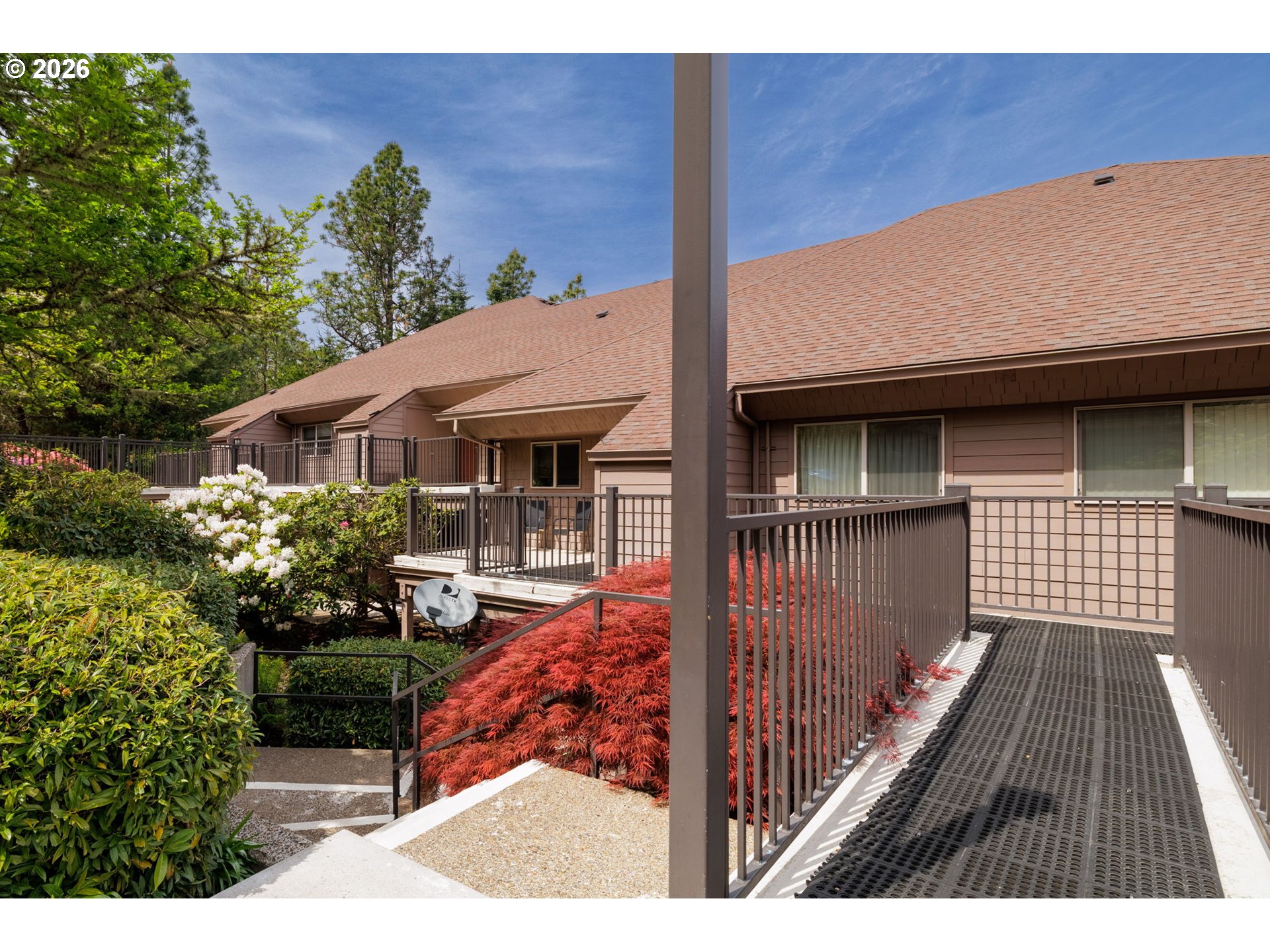 79 ROCKRIDGE DR