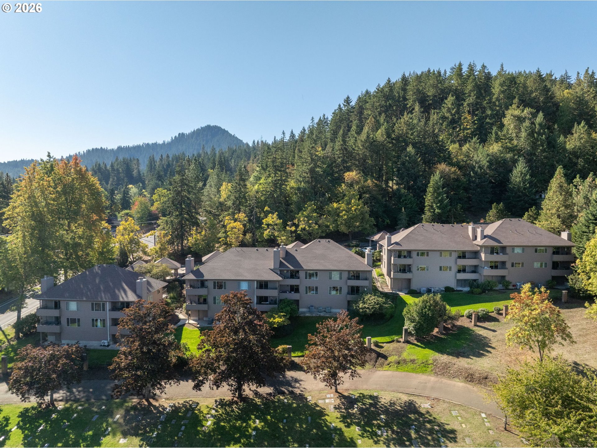 79 ROCKRIDGE DR