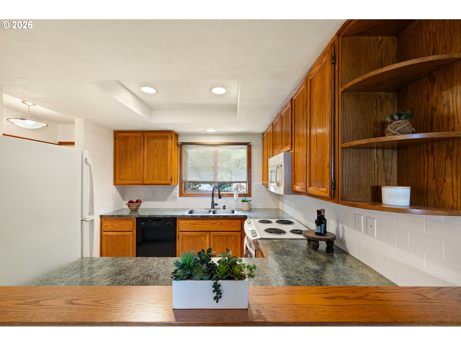 79 ROCKRIDGE DR