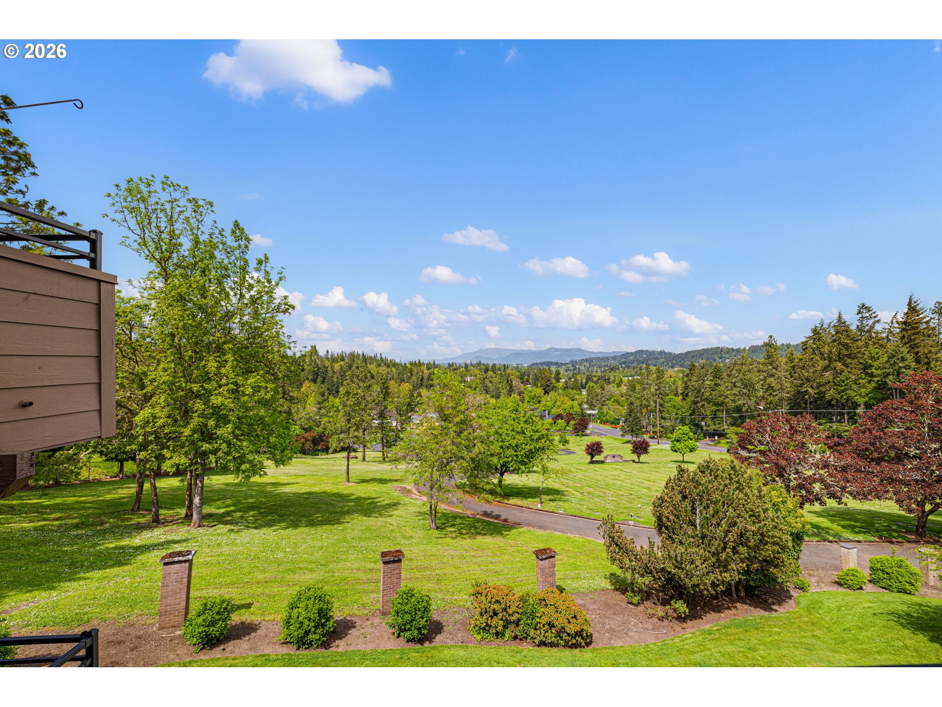 79 ROCKRIDGE DR
