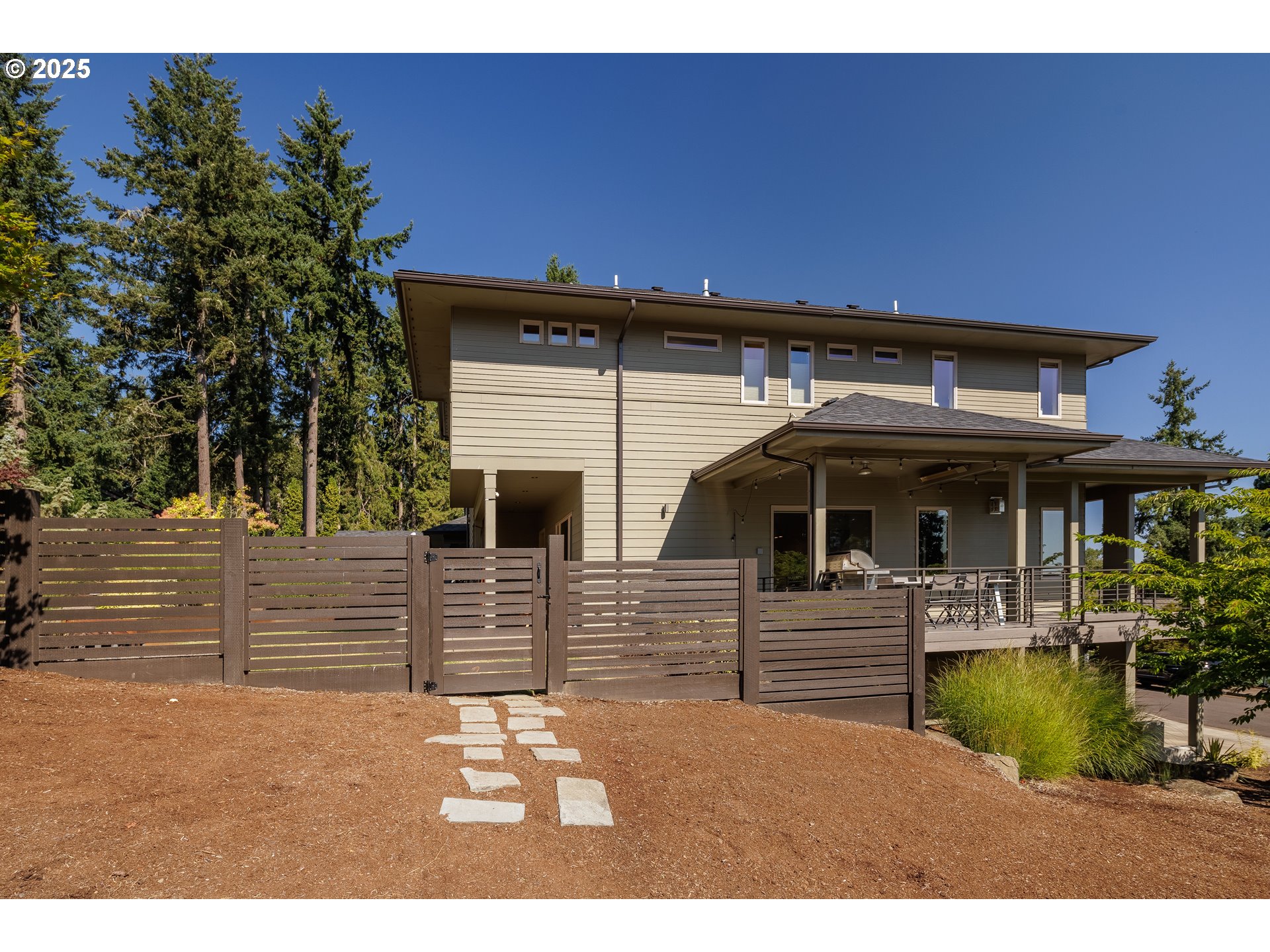 2490 PANORAMA DR