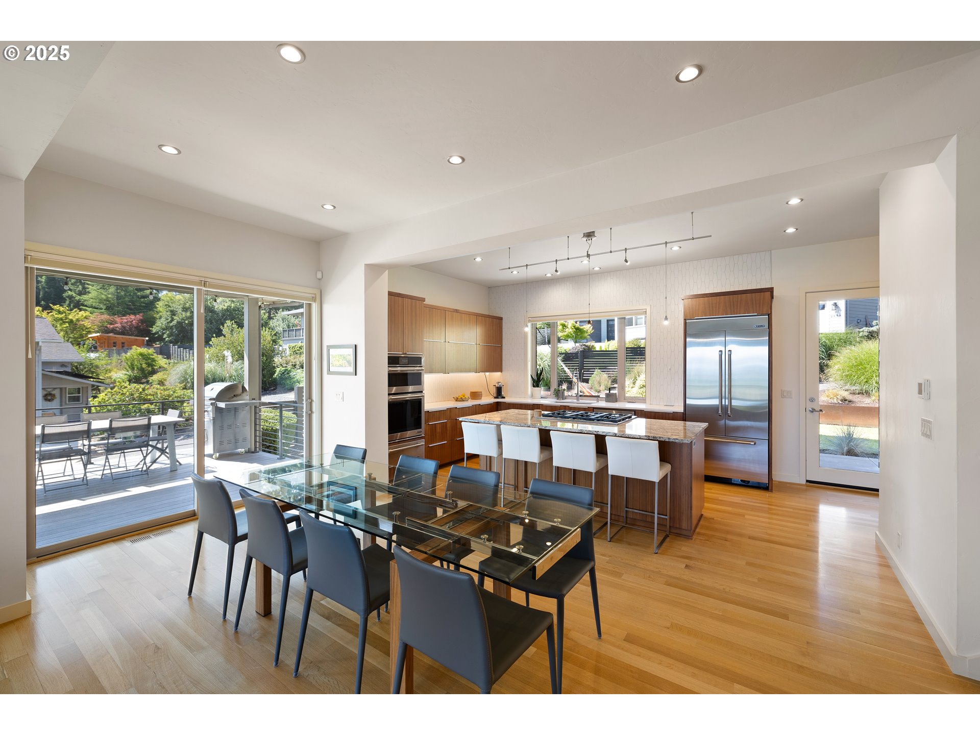 2490 PANORAMA DR