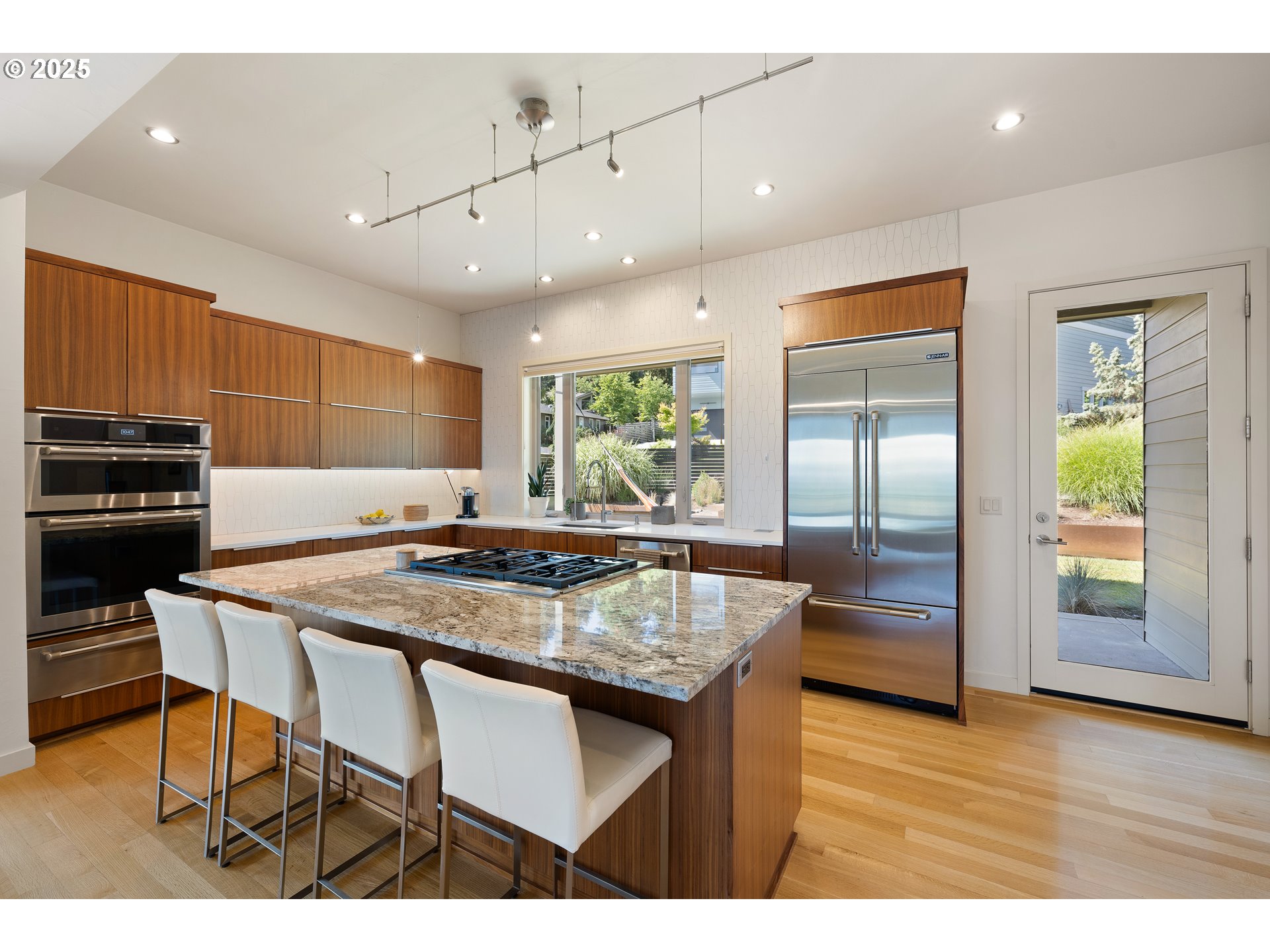 2490 PANORAMA DR