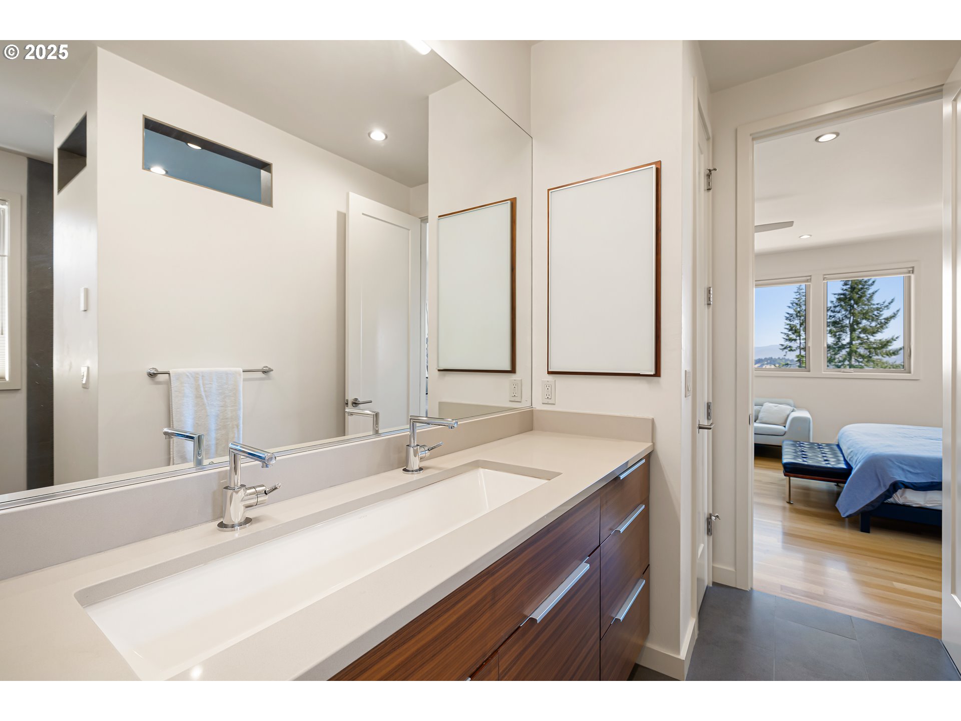 2490 PANORAMA DR
