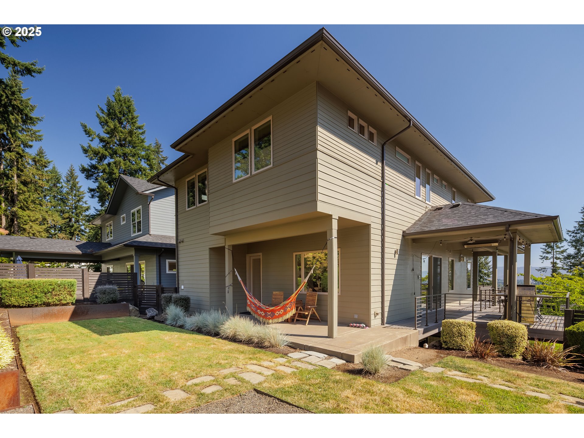 2490 PANORAMA DR