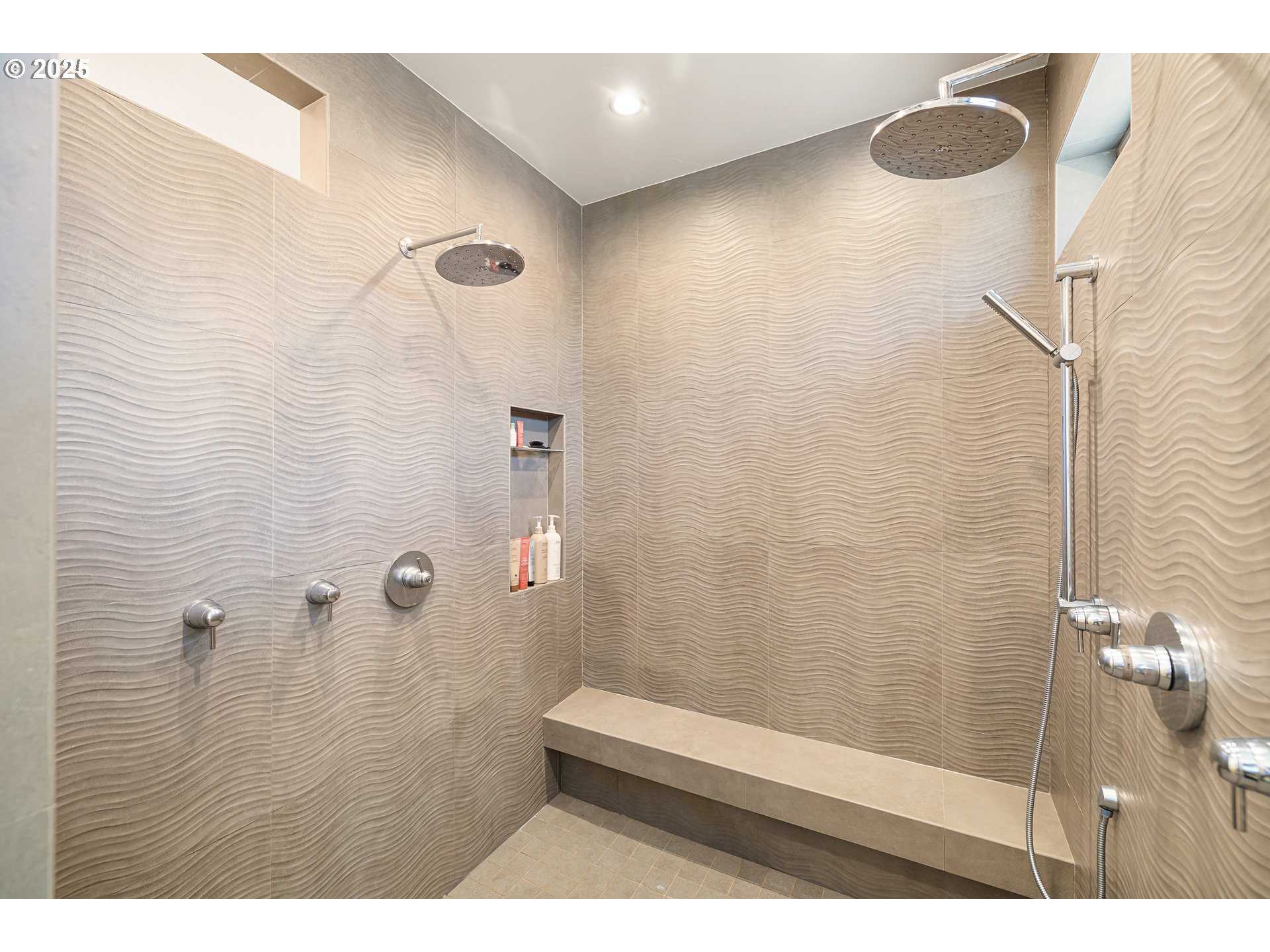 2490 PANORAMA DR