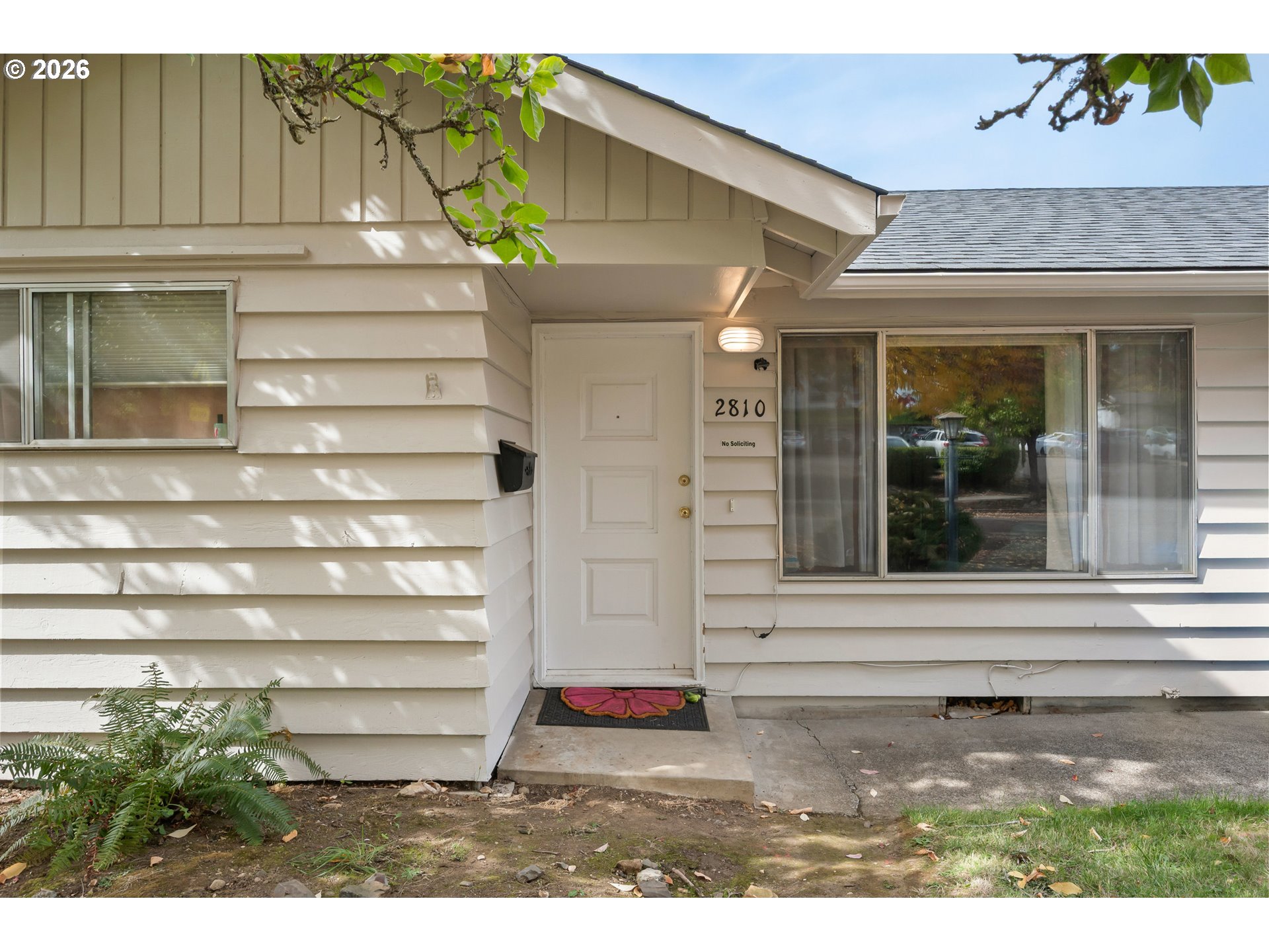 1090 E 28th AVE
