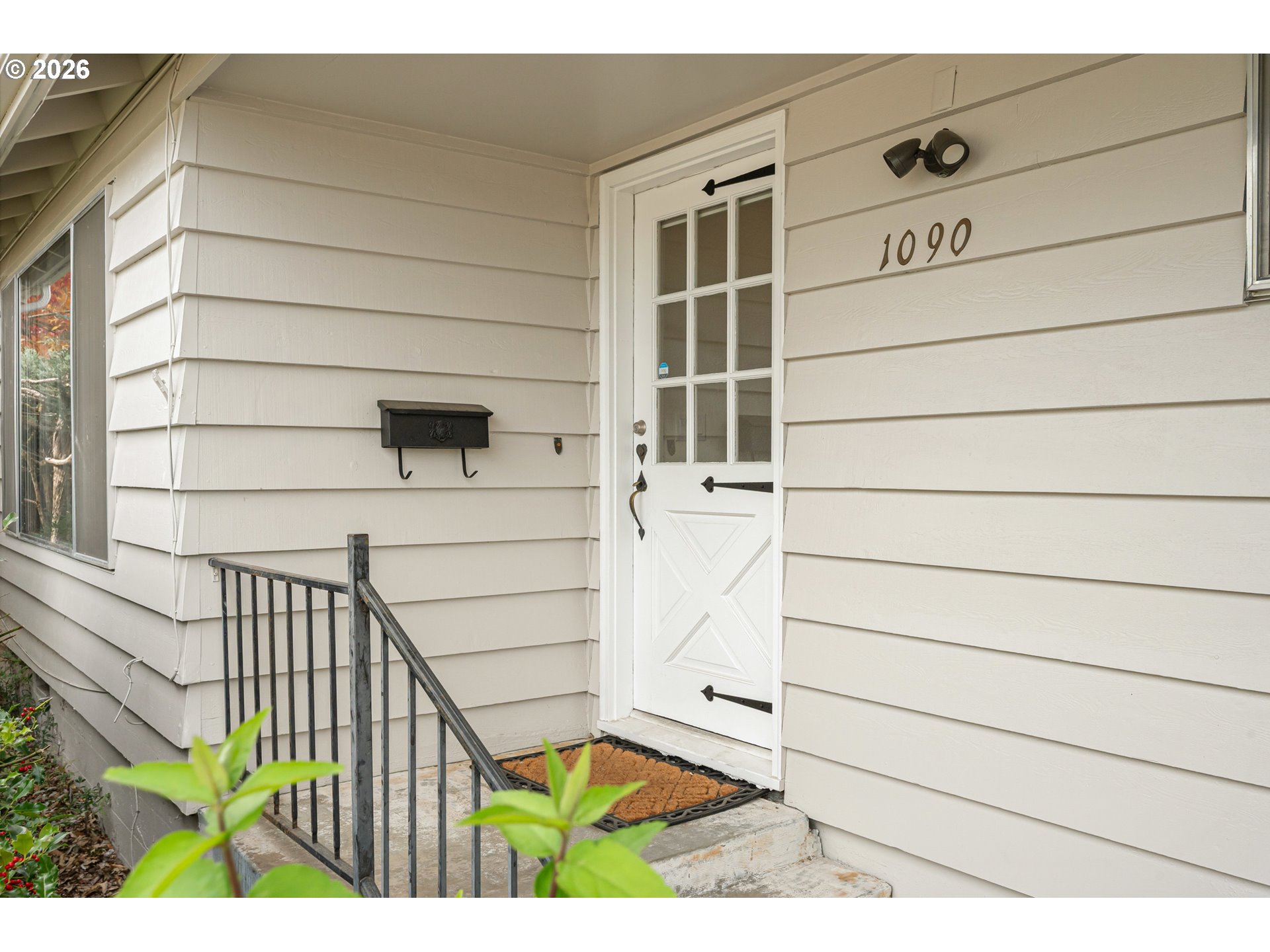 1090 E 28th AVE
